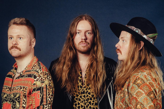 The Vintage Caravan lançam single «Crossroads»