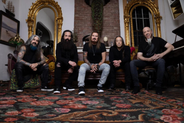Dream Theater lançam vídeo para «Barstool Warrior»