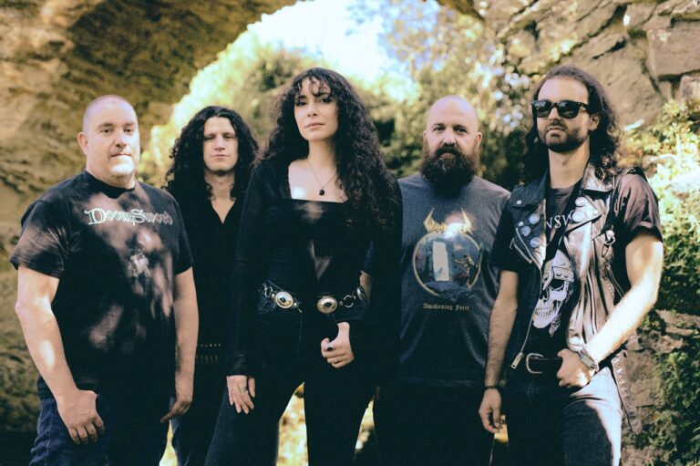 Dolmen Gate lançam single «The Maze»