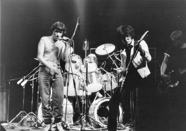 Mad Max revelam vídeo para «Piece Of Candy»