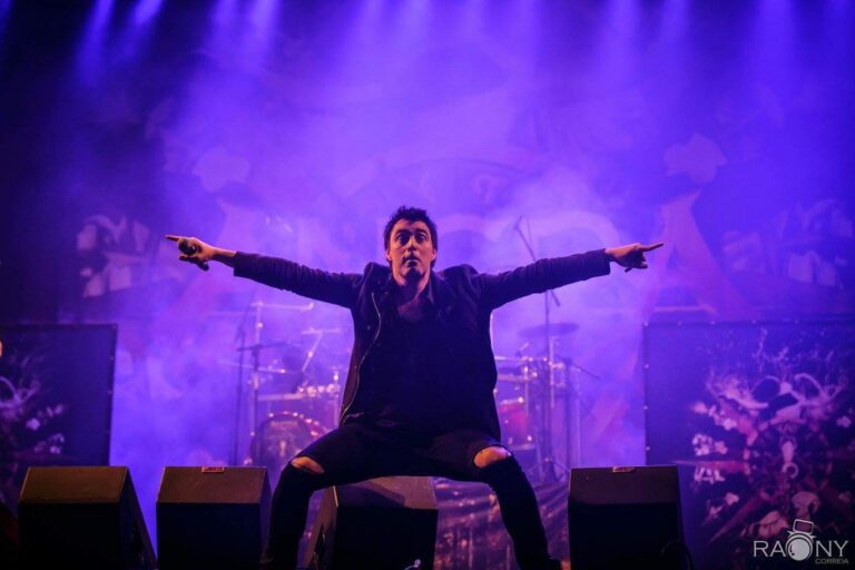 Angra anunciam Alírio Netto como vocalista