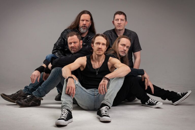 Seventh Wonder lançam versão de «Eternal Flame»