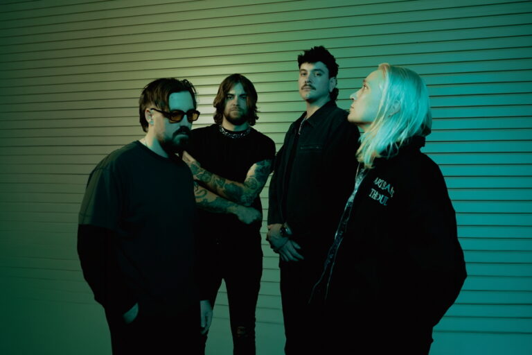 Afterlife lançam vídeo para «Bad Habits»