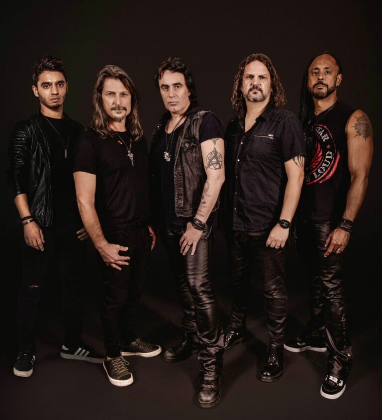 Angra ao vivo no Espaço Unimed
