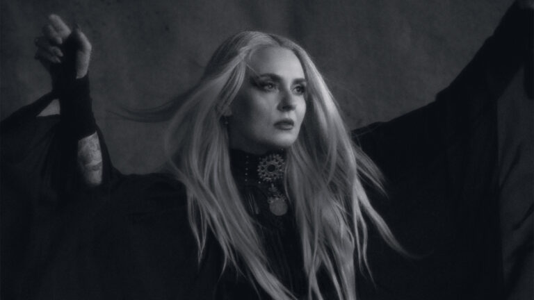 Eivør anuncia lançamento de novo álbum «Tungl»