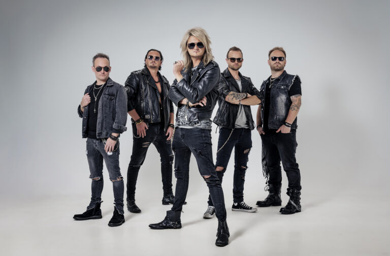 Kissin’ Dynamite lançam novo single «Glory Days»