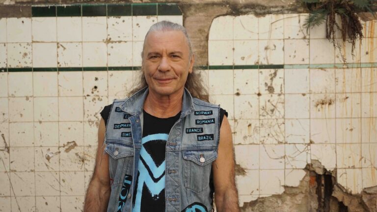 Bruce Dickinson anuncia lançamento de remistura de «Accident of Birth»