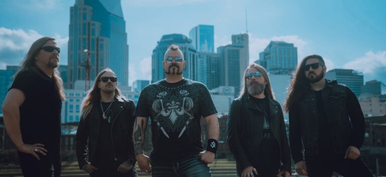 Sabaton juntam-se aos Pop Evil para nova versão de «Templars»
