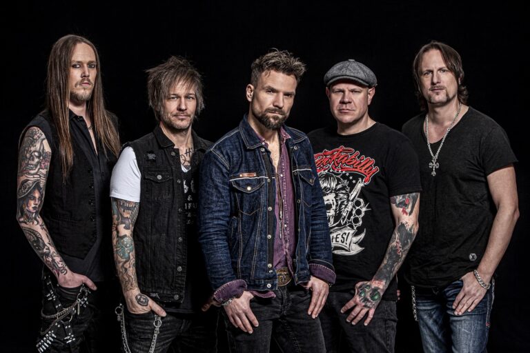 The New Roses lançam vídeo para «Saints & Sinners»
