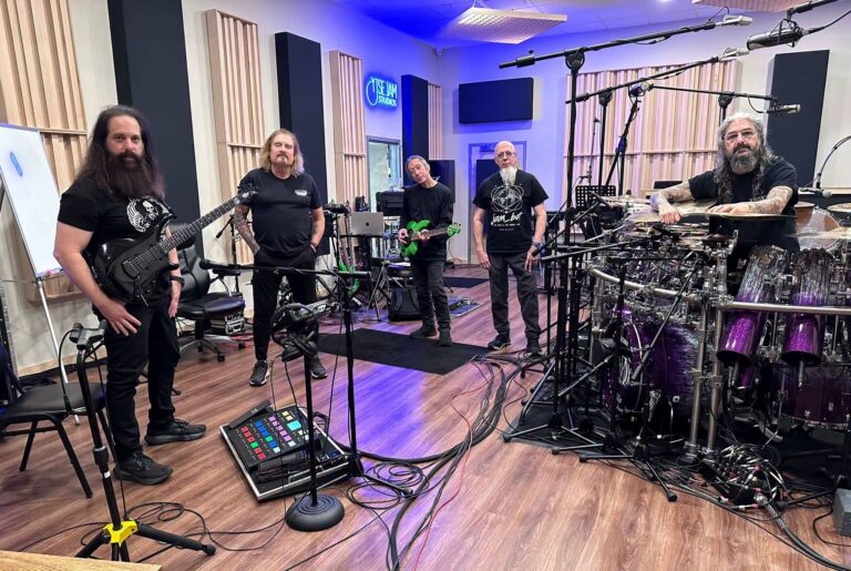 Dream Theater entram em estúdio para gravar álbum #17